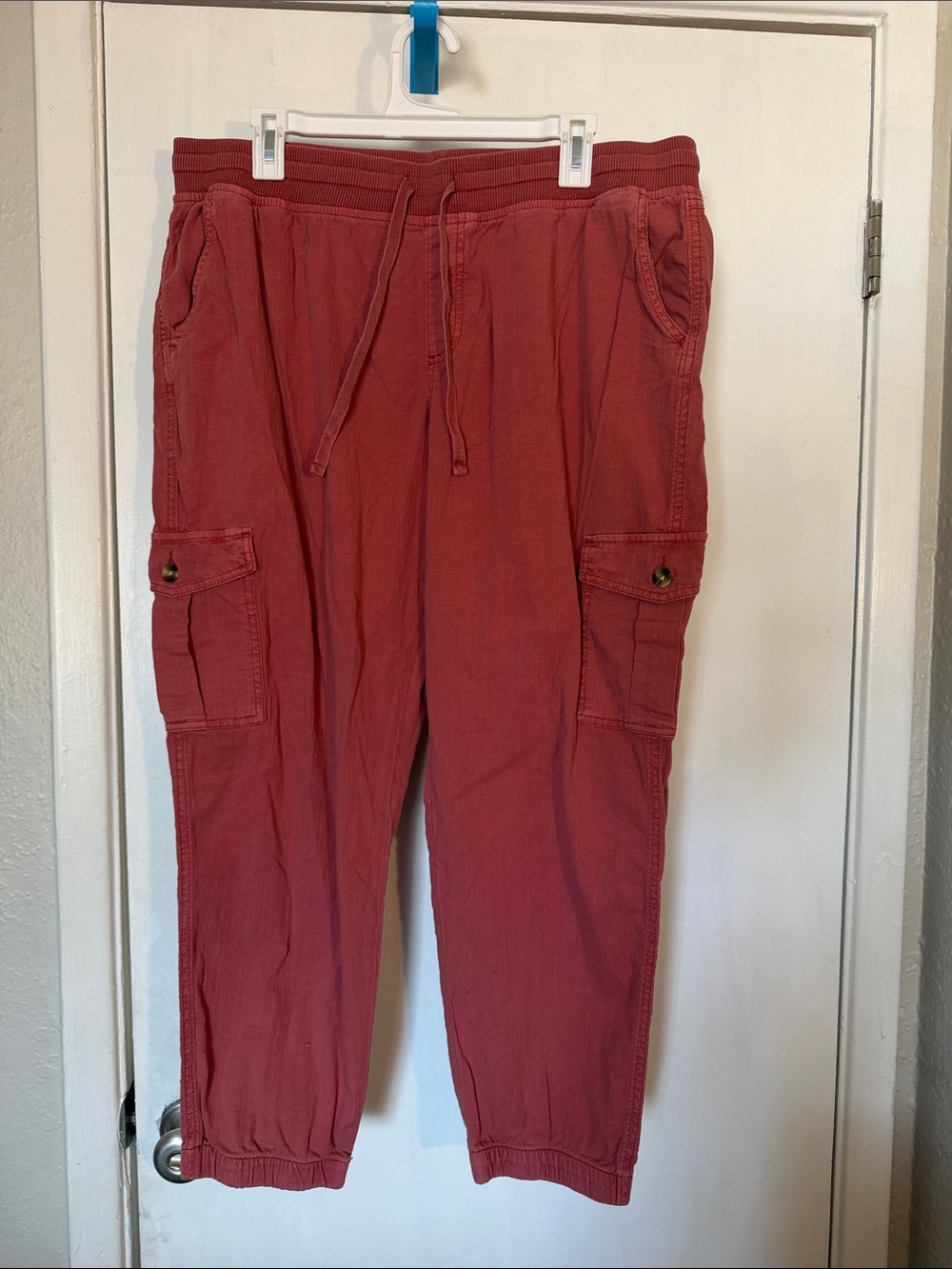 Women’s Cargo Drawstring Pants in Rust Red